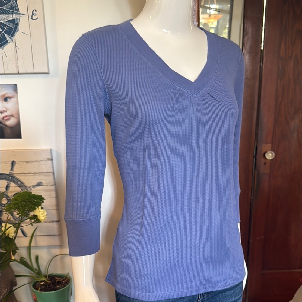 NWT northern reflections size small V-Neck Ribbed Knit Top in Blue/purple
